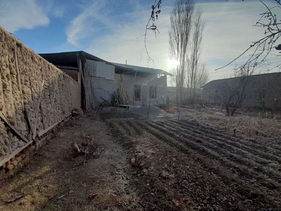 10 сотих участка сотилади.