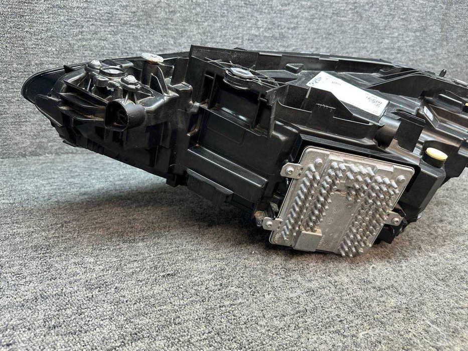 Far dreapta led adaptiv BMW SERIA 4 G22 facelift