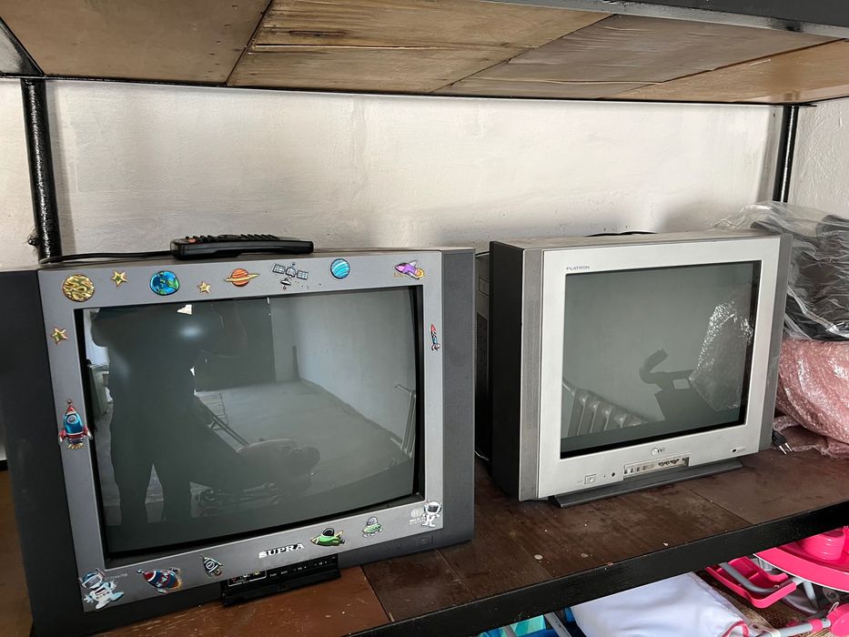 Телевизоры 2 шт. б/у