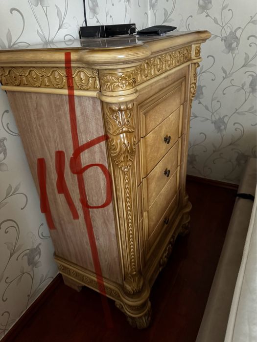 Продам красивую резную тумбу