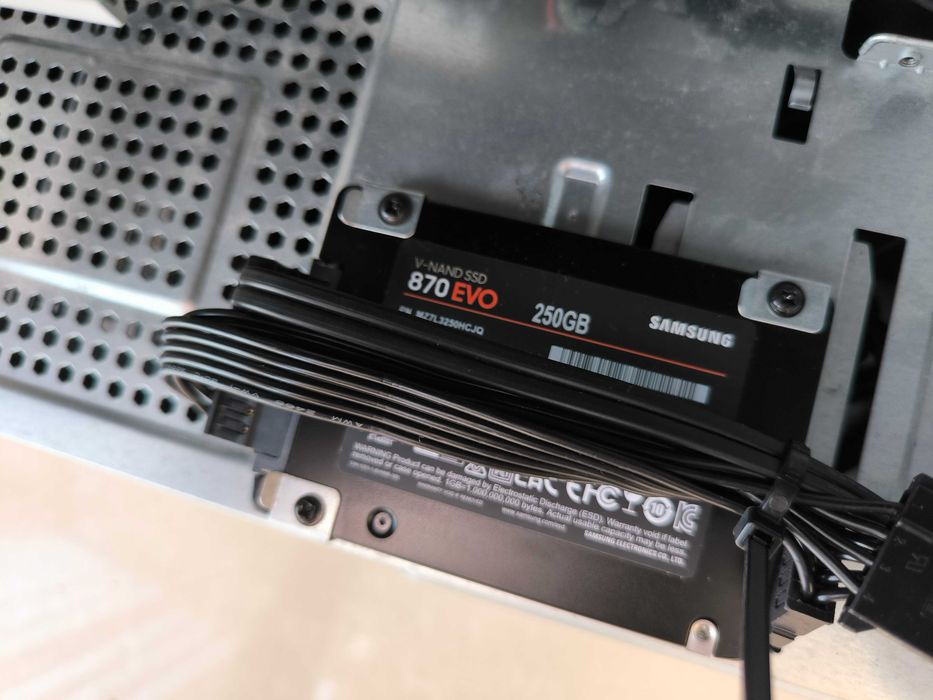 Настолен компютър Asus FX10CP i5-8400/16GB RAM/250GB Samsung/WiFi/600W