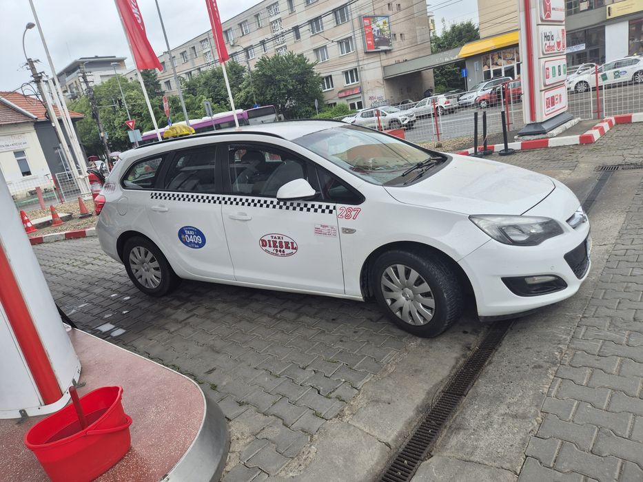 Autorizații Taxi cu mașini sau fara, firme fara datorii.Cash/Schimburi/Rate!!
