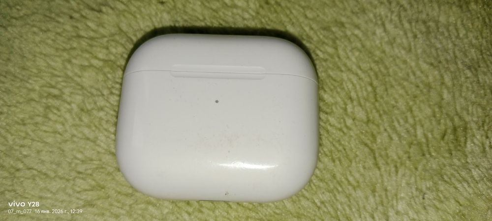 Наушники AirPods