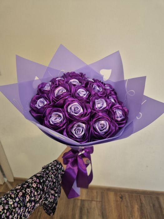 Букет от сатенени рози