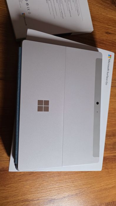 Tableta laptop Microsoft Surface Go 10.5" cu tastatura