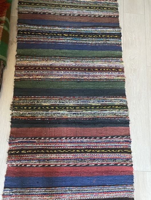 Нови ръчни тъкани черги