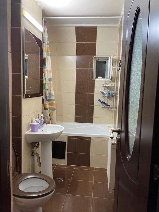 Închiriez apartament cu două camere