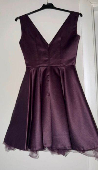 Rochie scurtă de ocazie/banchet din satin burgund / plum – ca nouă!