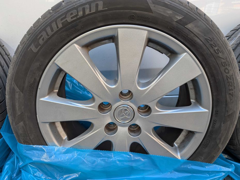 Джанти с гуми 17" Toyota Avensis