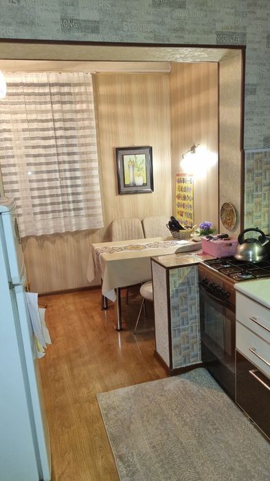 Продается квартира 2/4/4 парк Локомотив