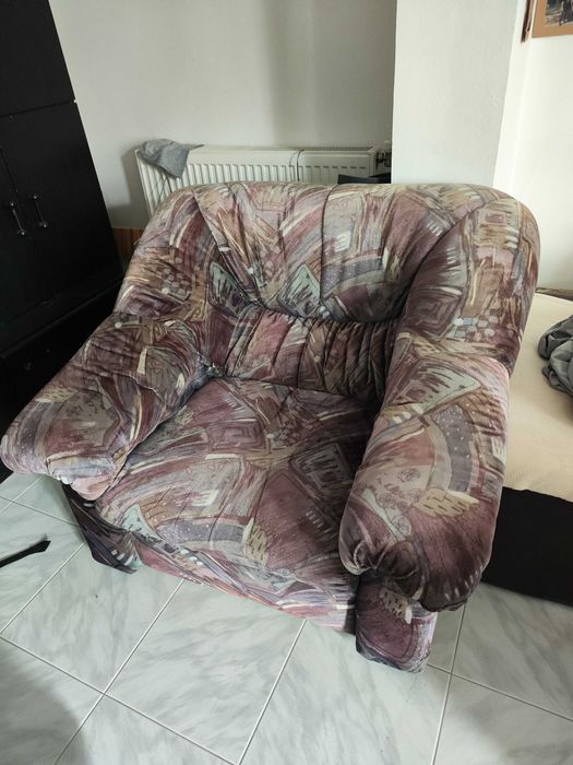 Продавам двойка диван и фотьойл