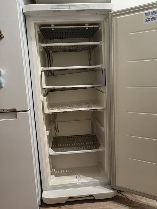 Морозильник Бирюса