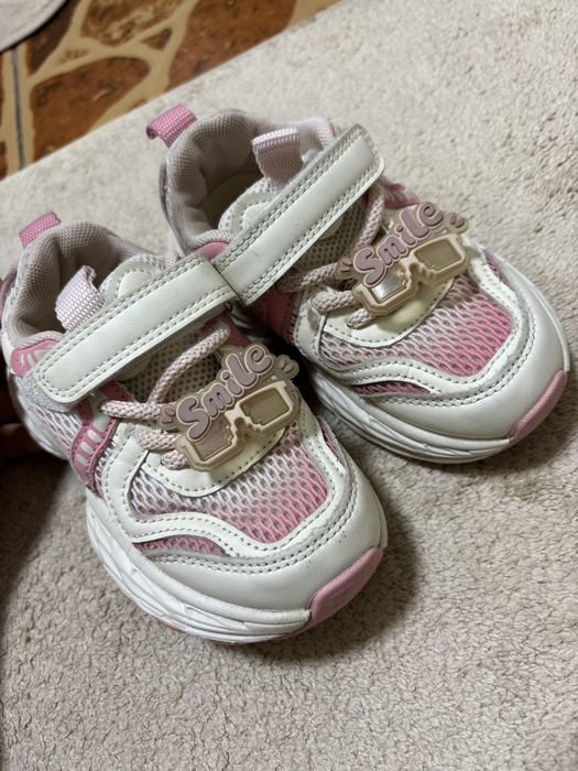 Кроссовки детские