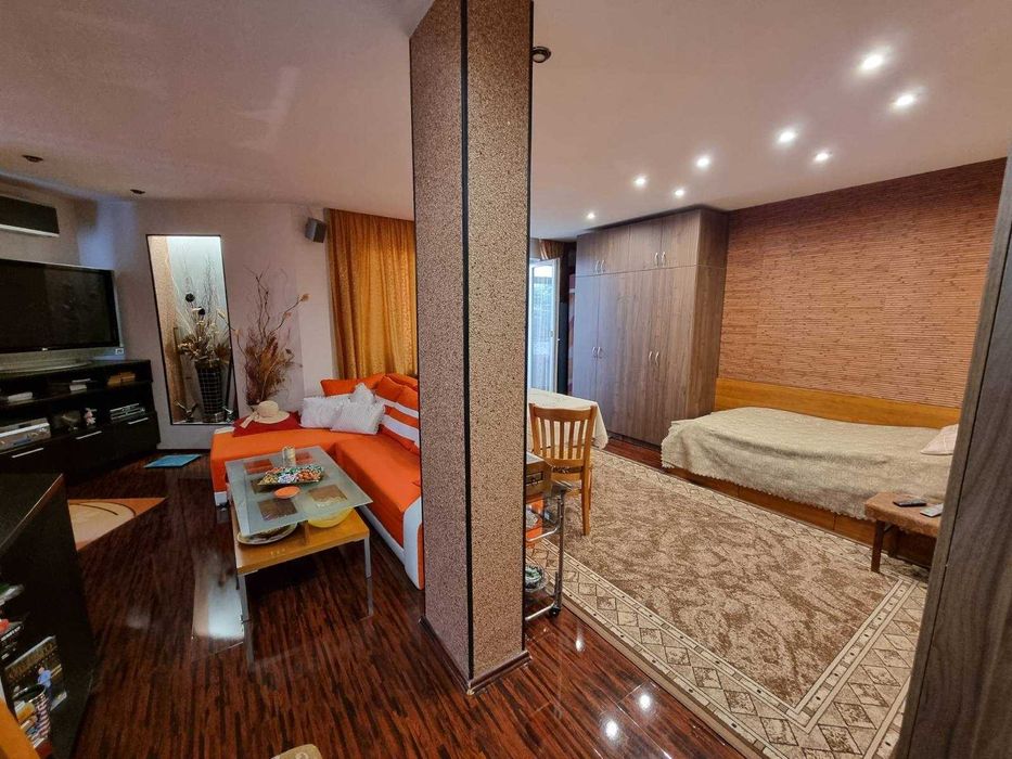 Продава се Многостаен апартамент в Русе, Център - 173 кв.м за 1561 €/кв.м - Снимка #3