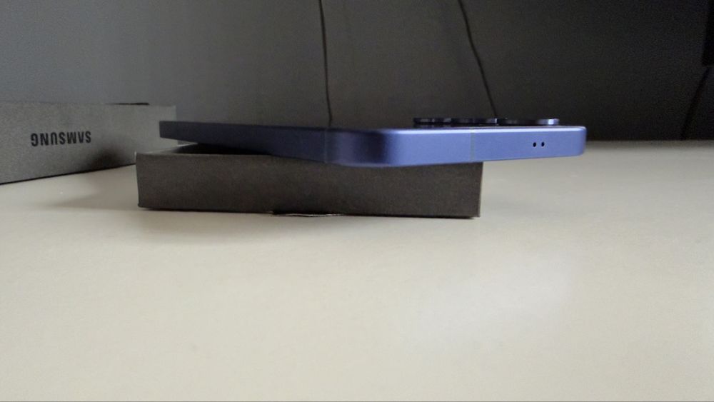 Като Нов! Платен в брой Samsung Galaxy S25 plus 256gb