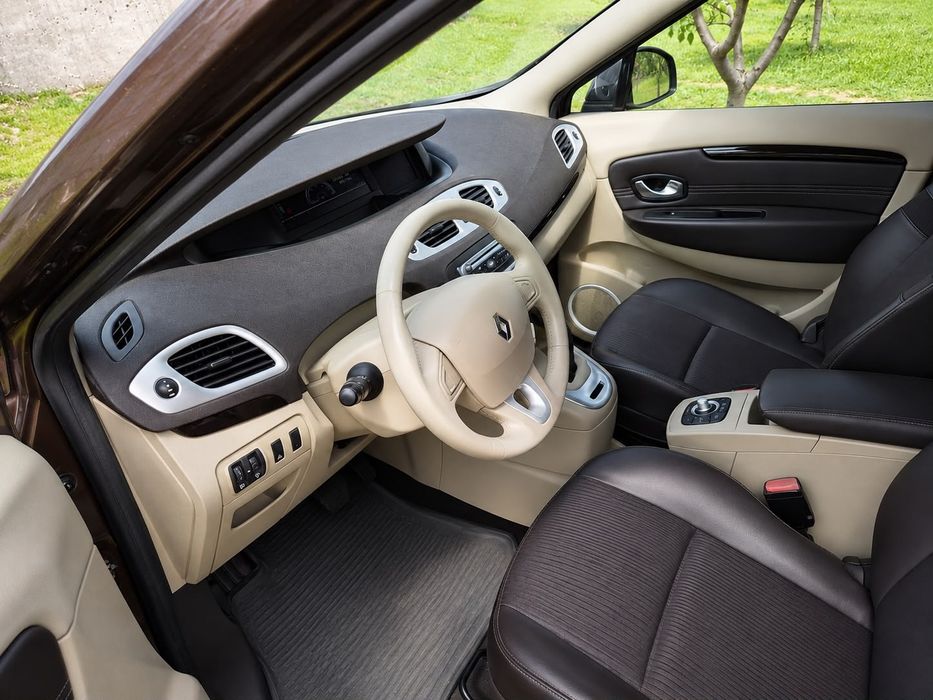 RENAULT Grand Scenic 2010 — imagine 5