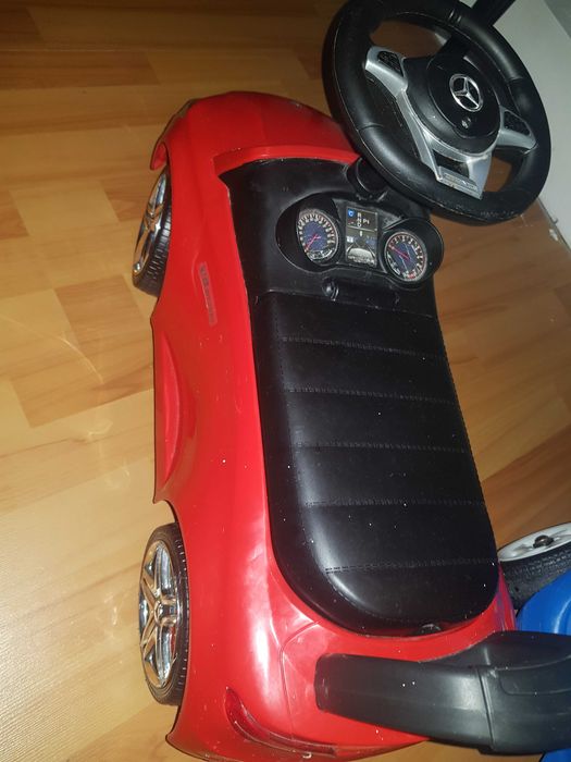 masinute pentru copii stare foarte buna ce-a rosie folosita de 2 ori are claxon pe bateri