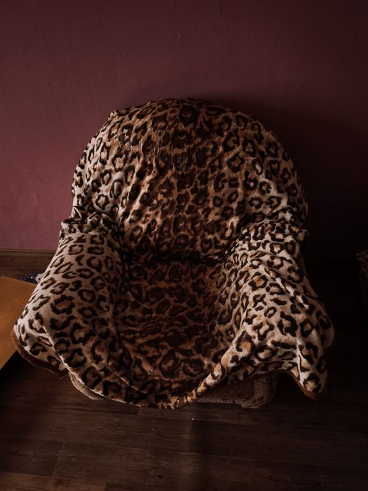 Отдам Диван и кресло