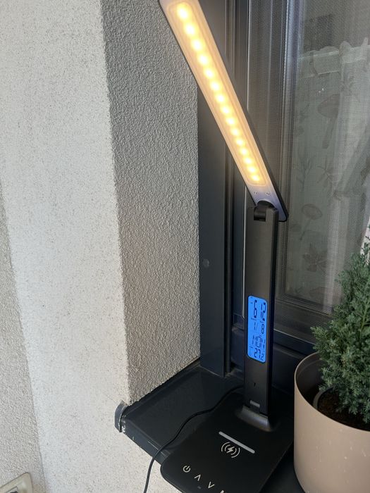 Vand lampa  de birou neutilizata !
