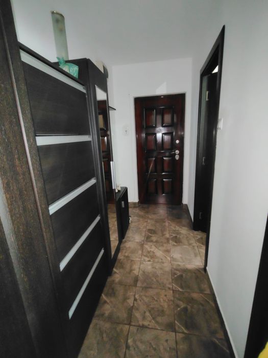 De vănzare apartament etaju 2