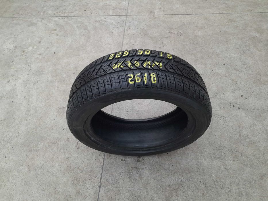 O anvelopa de iarna 225 50 18 pirelli sottozero 3 profil 7,8 mm