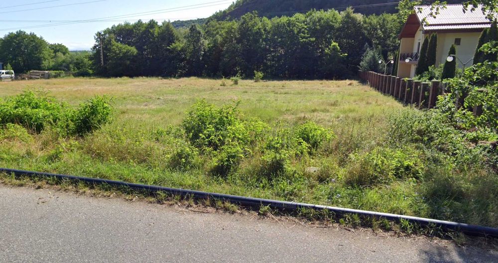 Vand teren intravilan Clopotiva - zona Raul Mare - Retezat