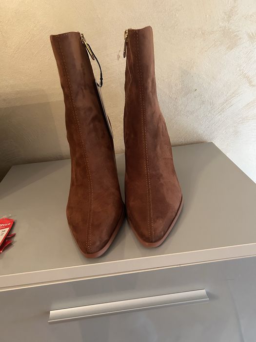 Дамски боти от велур