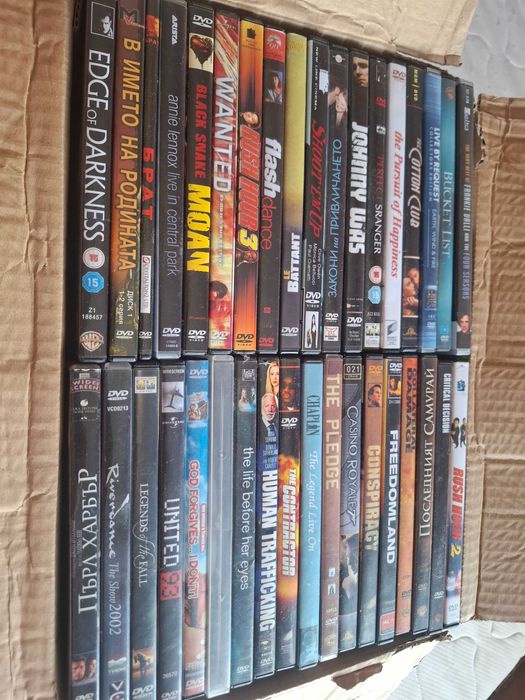 DVD плеар плюс оригинални dvd дискове