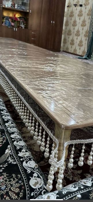 Клиенка и скатерть для стола.