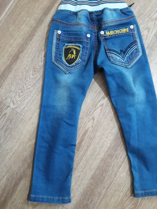 Продам детские джинсы