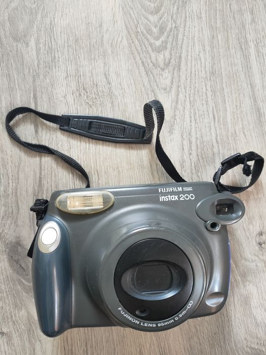 Fujifilm Instax Wide 200 - camera foto instant | poze | aparat foto instant | vintage camera | vintage | instax 

instax |

polaroid |

film lat