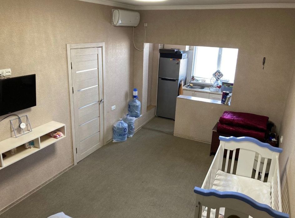 Продается 1-а комнатная на м-ве Феруза (Ориентир 221 Школа)