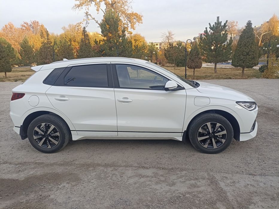 BYD e2 sotiladi.2025 yil.