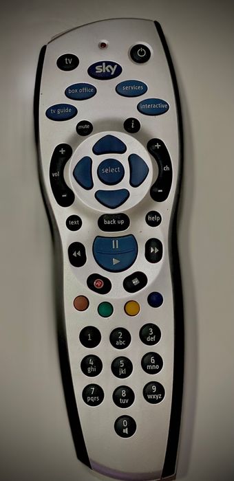 Sky+HD  за гледане с вграден Wi-Fi като нов е Давам към него HD кабел