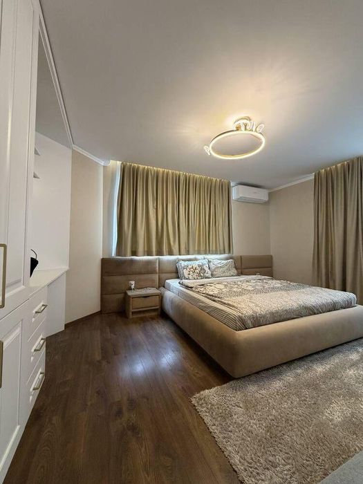 Дава се под наем Тристаен апартамент в София, Лозенец - 180 кв.м за 1800 € - Снимка #4