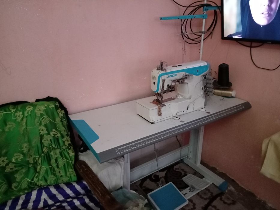 Швейная машина Jack
