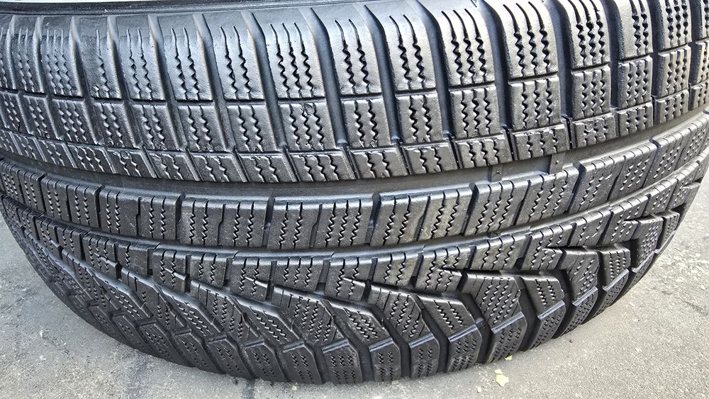 2 anvelope iarnă Hankook 235/45/18 - transport gratuit