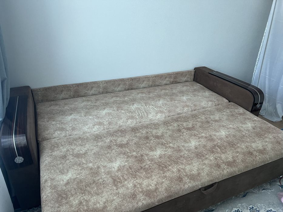 Продам раскладной диван 2 метра