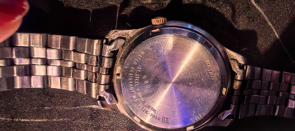Продавам оригинален часовник SEIKO 5