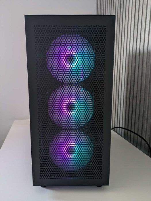 Геймърски компютър RTX 4080, i7-13700K, 32GB DDR5