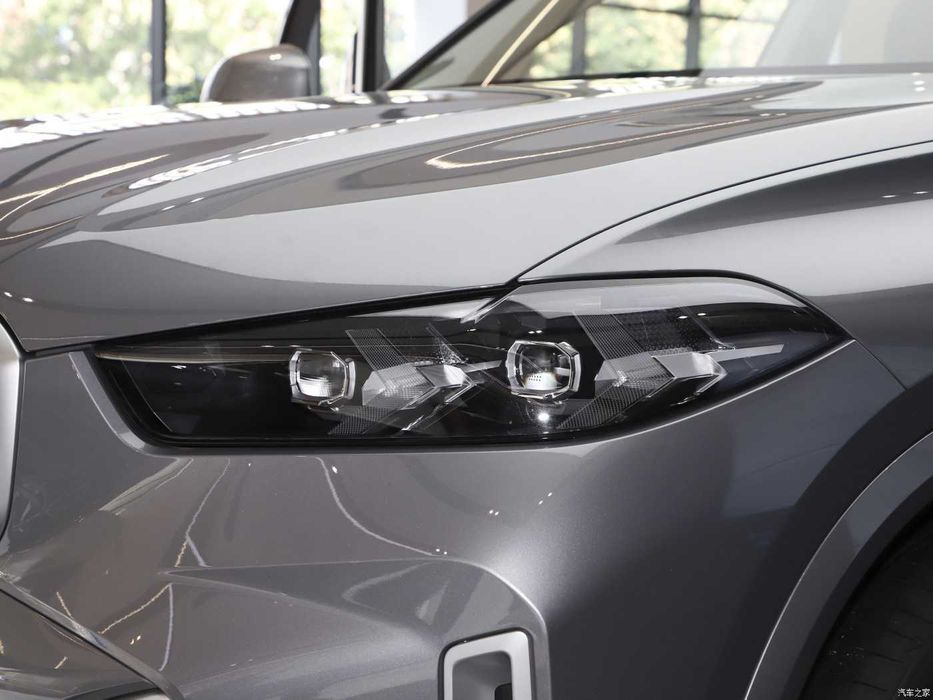 BMW X5 23-24 стекла фар