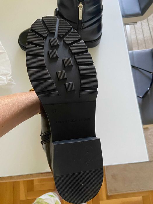 Продавам нови оригинални дамски кожени боти Tommy Hilfiger №37