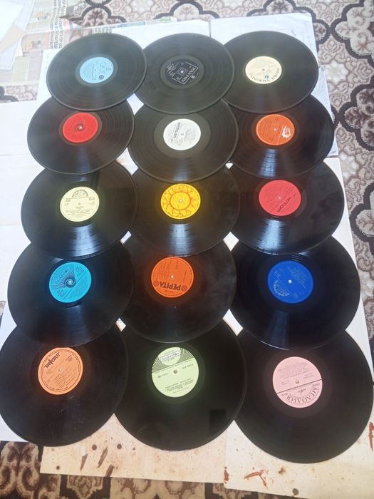 Пластинкалар Сотилади