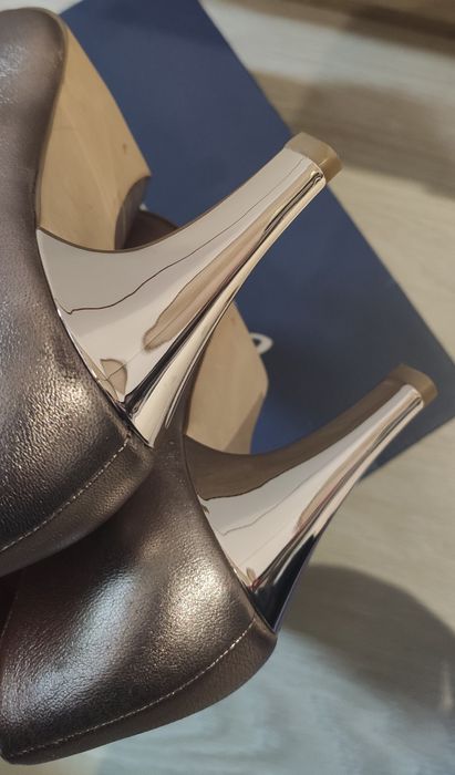 обувки на Caprise