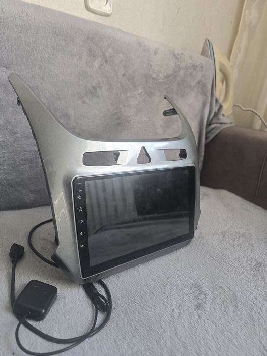 продам андроид экран для машины.