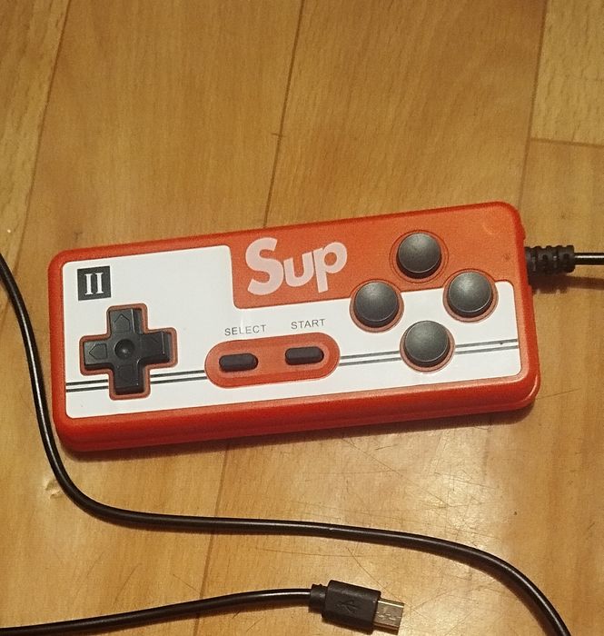Sup Game Box красный+ геймпад