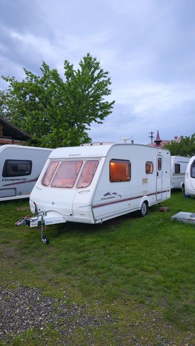 Rulota Swift 2003 (2zone) 4-5 persoane, Off Camping, Cabina dus, Boiler Gaz Truma, Baterie 12v, Inmatriculata Ro