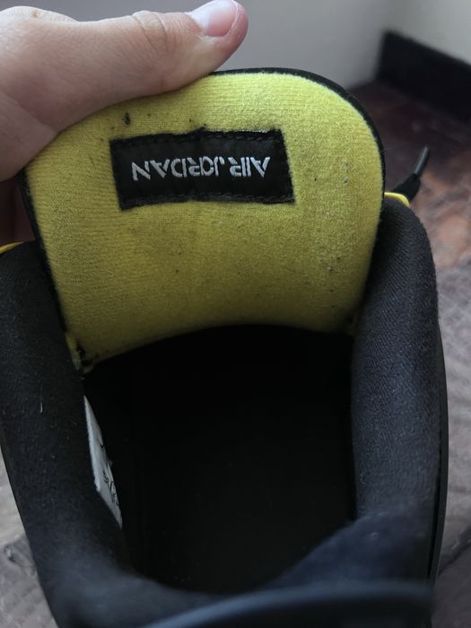 Jordan 4 yellow thunder