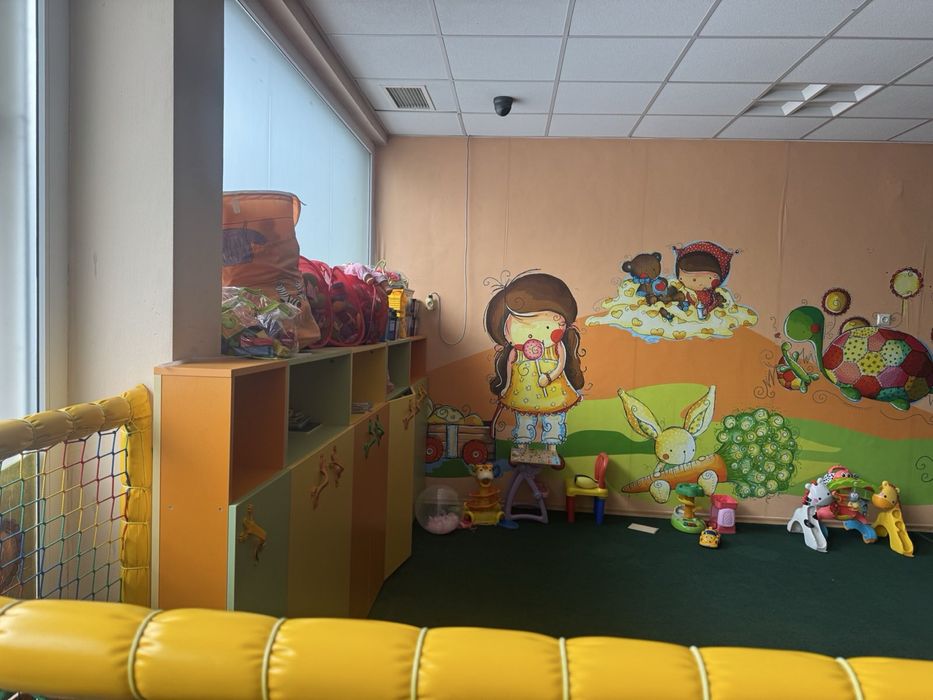 Детски център оборудван