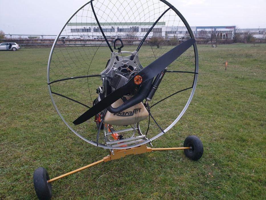 Trike pentru paramotor de spate